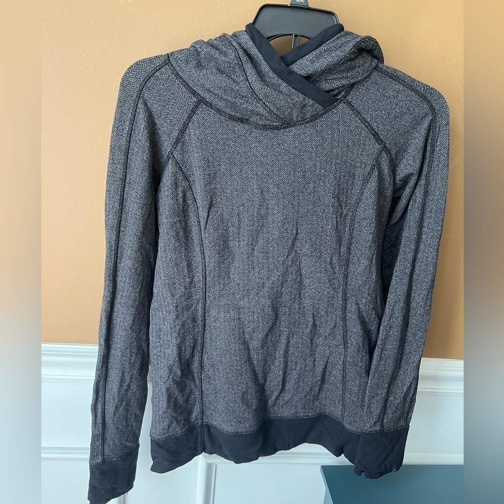 Lululemon Women’s Think Fast Hoodie Gray Hooded Sweatshirt Size 10 Athleisure - Picture 3 of 6